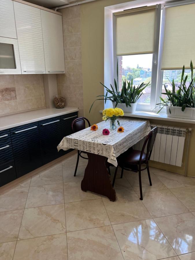 Vip Апартаменти Центр Rivne Esterno foto