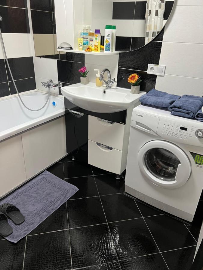 Vip Апартаменти Центр Rivne Esterno foto