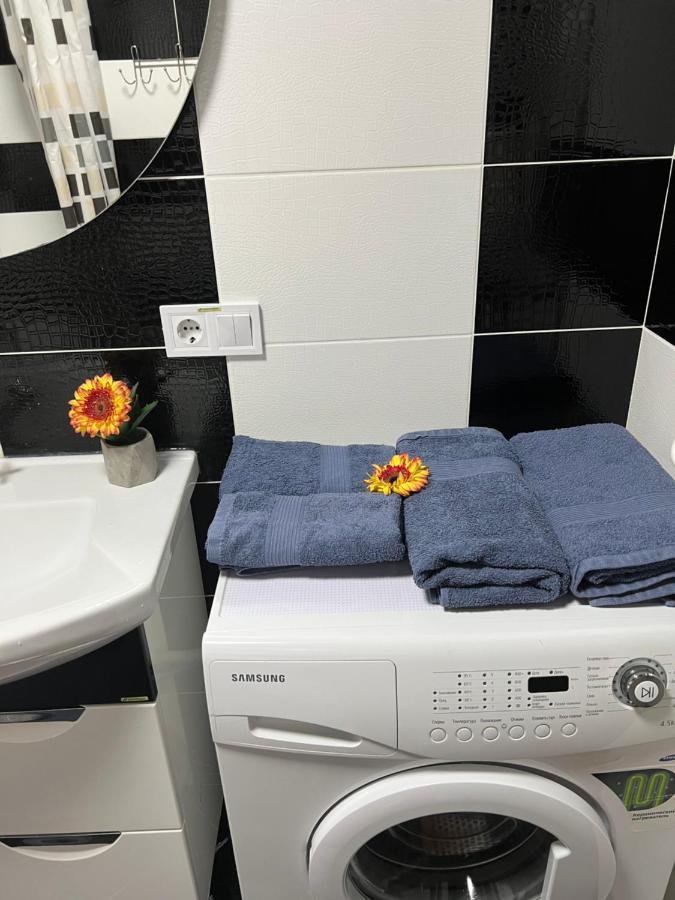 Vip Апартаменти Центр Rivne Esterno foto