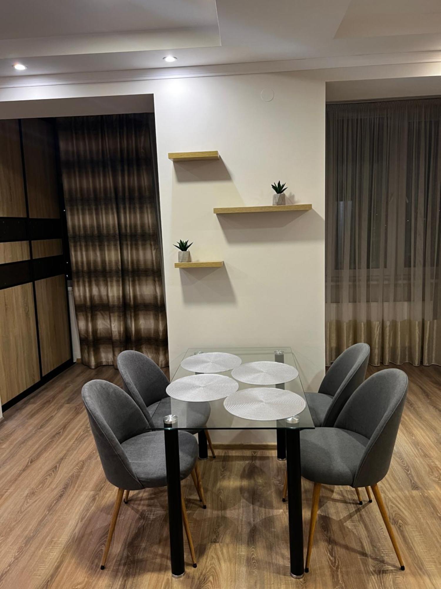 Vip Апартаменти Центр Rivne Esterno foto